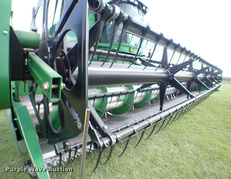 image for item MF9390 2004 John Deere 9560  combine