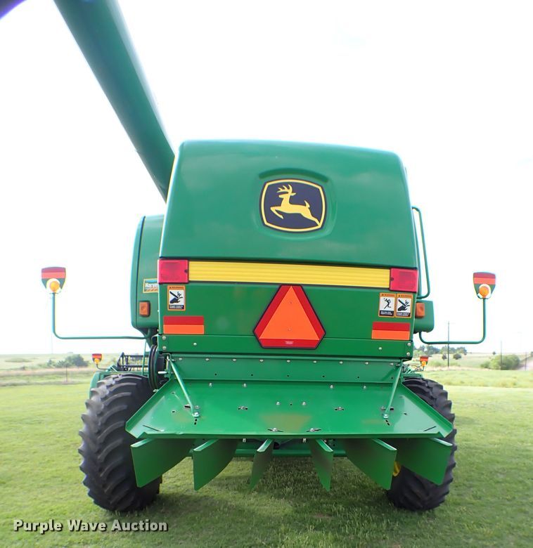 image for item MF9390 2004 John Deere 9560  combine