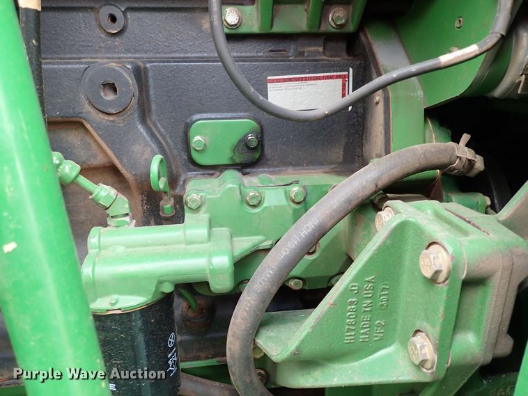 image for item MF9390 2004 John Deere 9560  combine