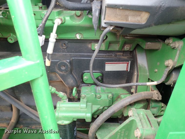 image for item MF9390 2004 John Deere 9560  combine