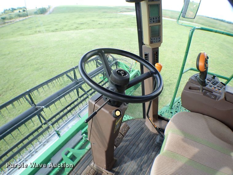 image for item MF9390 2004 John Deere 9560  combine