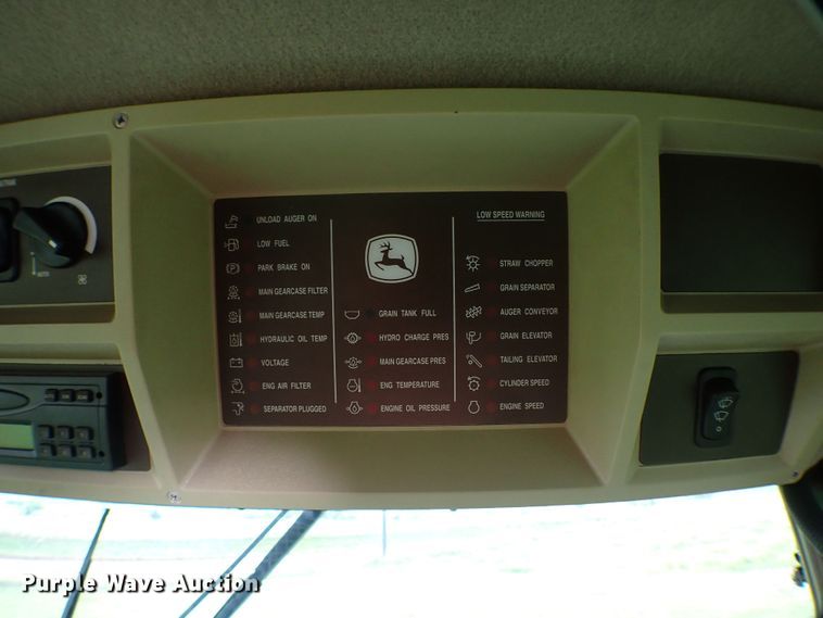 image for item MF9390 2004 John Deere 9560  combine