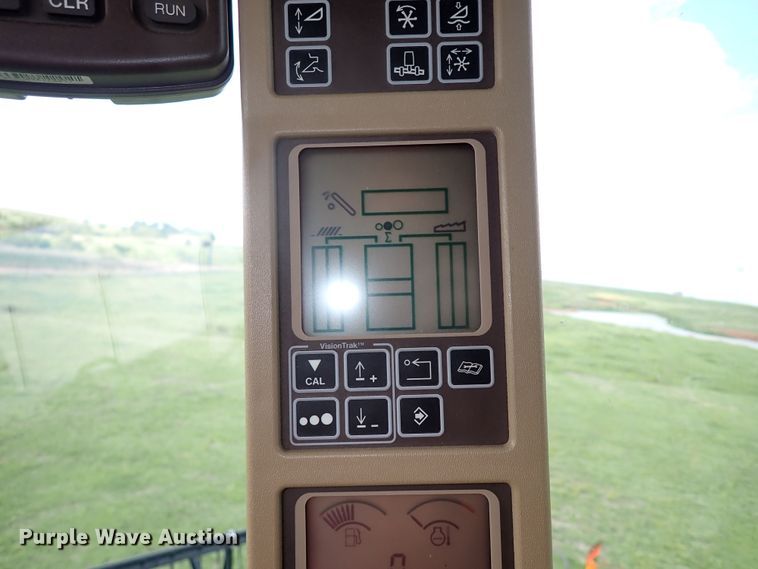 image for item MF9390 2004 John Deere 9560  combine