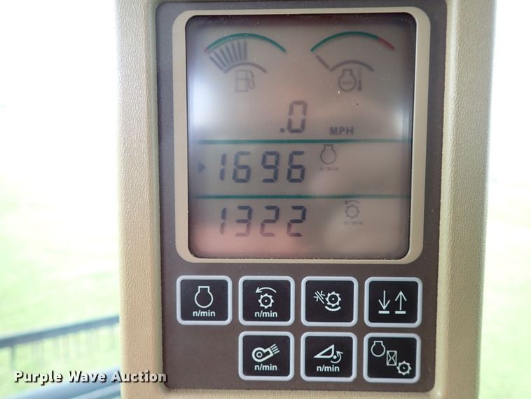 image for item MF9390 2004 John Deere 9560  combine