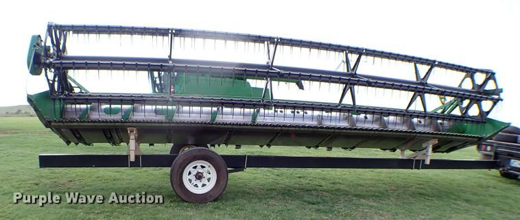 image for item MF9390 2004 John Deere 9560  combine