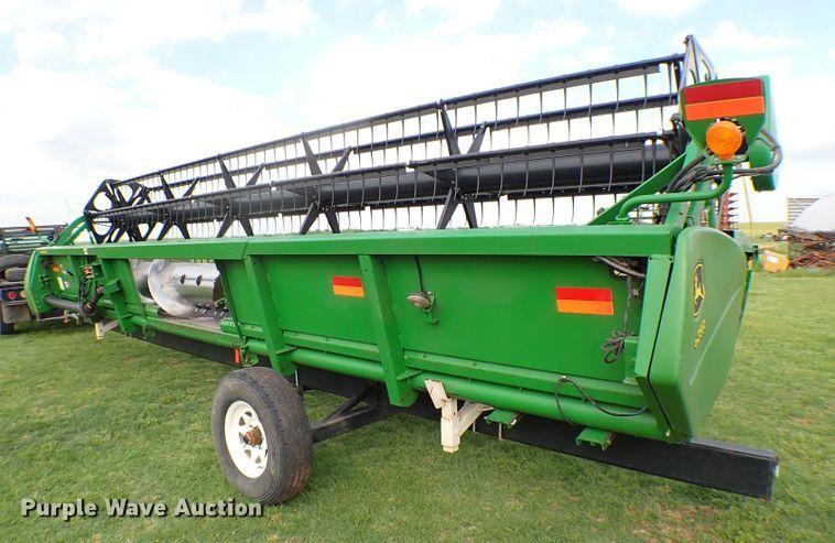 image for item MF9390 2004 John Deere 9560  combine