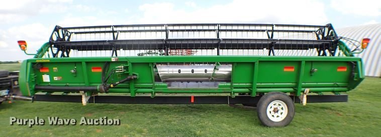 image for item MF9390 2004 John Deere 9560  combine