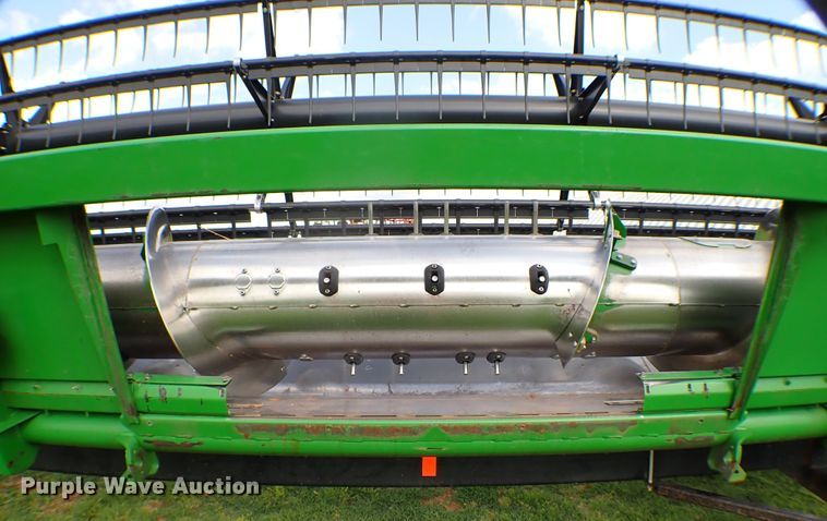 image for item MF9390 2004 John Deere 9560  combine