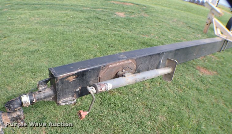 image for item MF9390 2004 John Deere 9560  combine