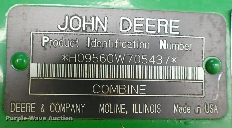 image for item MF9390 2004 John Deere 9560  combine