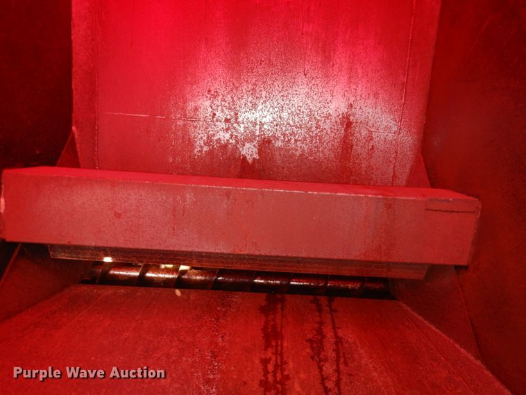 image for item MF9575 2001 International 4700  feed delivery truck