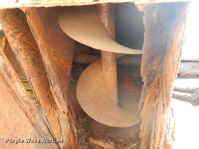 image for item MF9575 2001 International 4700  feed delivery truck