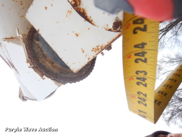 image for item MF9575 2001 International 4700  feed delivery truck