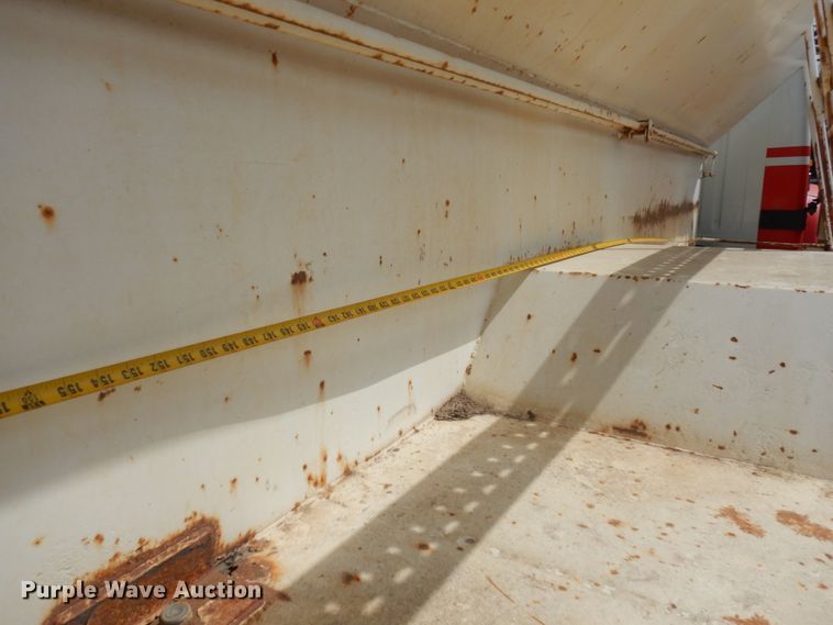 image for item MF9575 2001 International 4700  feed delivery truck