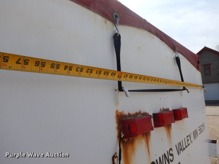 image for item MF9575 2001 International 4700  feed delivery truck