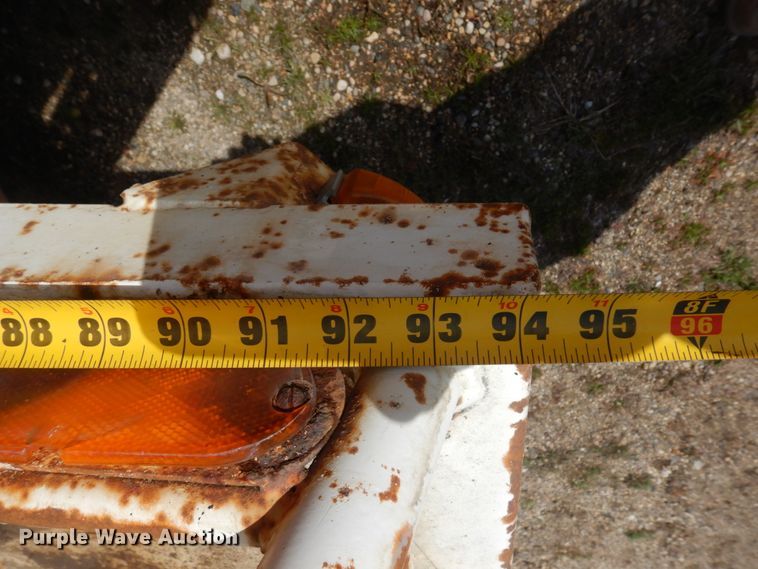 image for item MF9575 2001 International 4700  feed delivery truck