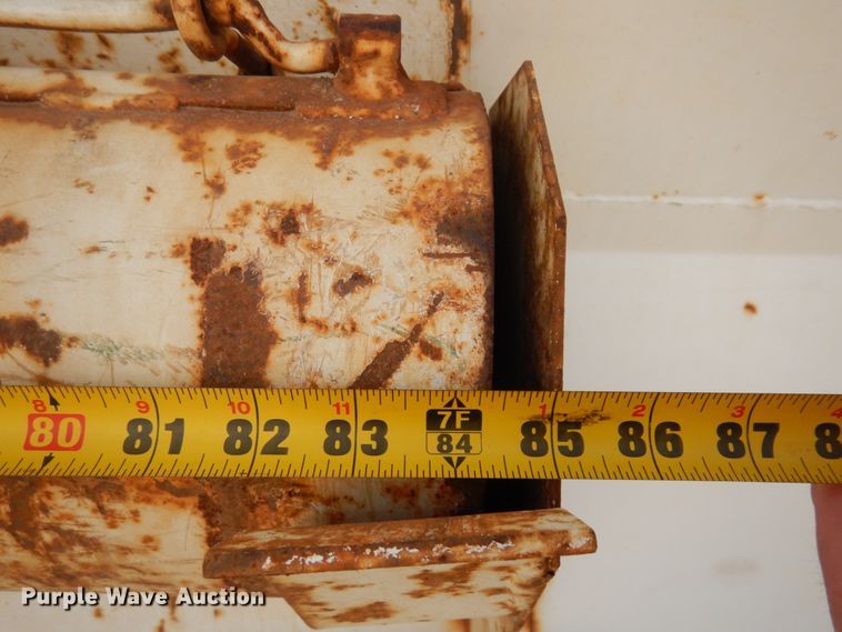 image for item MF9575 2001 International 4700  feed delivery truck