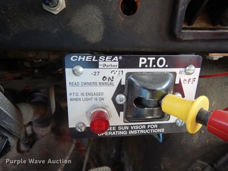 image for item MF9575 2001 International 4700  feed delivery truck