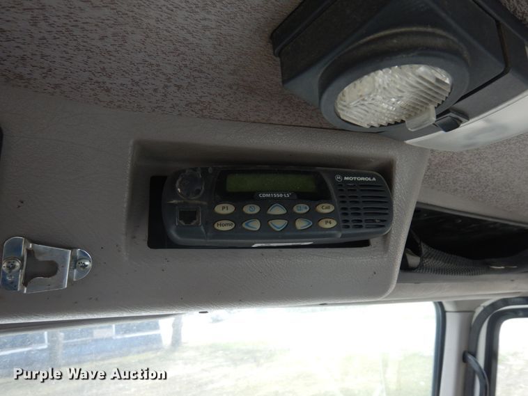 image for item MF9575 2001 International 4700  feed delivery truck