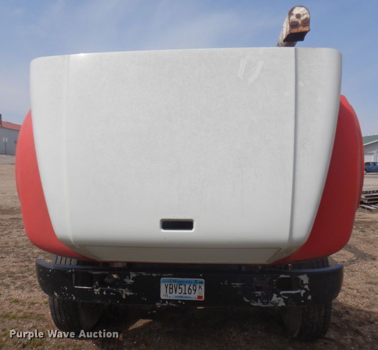 image for item MF9575 2001 International 4700  feed delivery truck