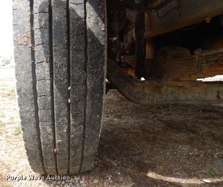 image for item MF9575 2001 International 4700  feed delivery truck