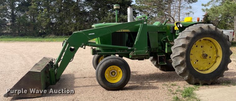 image for item MJ9707 1965 John Deere 4020  tractor