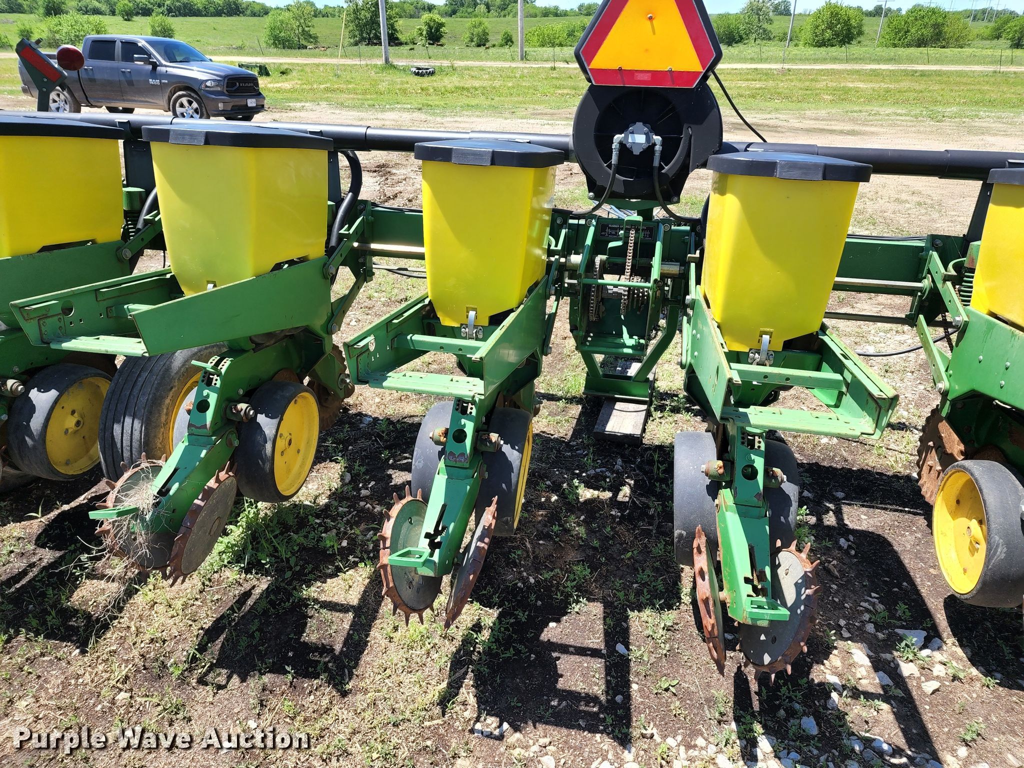 John Deere 7200 notill planter in Amoret, MO Item KF9011 for sale