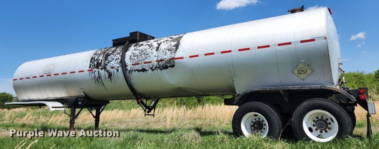 image for item DI1209 1985 Fruehauf TEH-FE2-R 7000 tank trailer