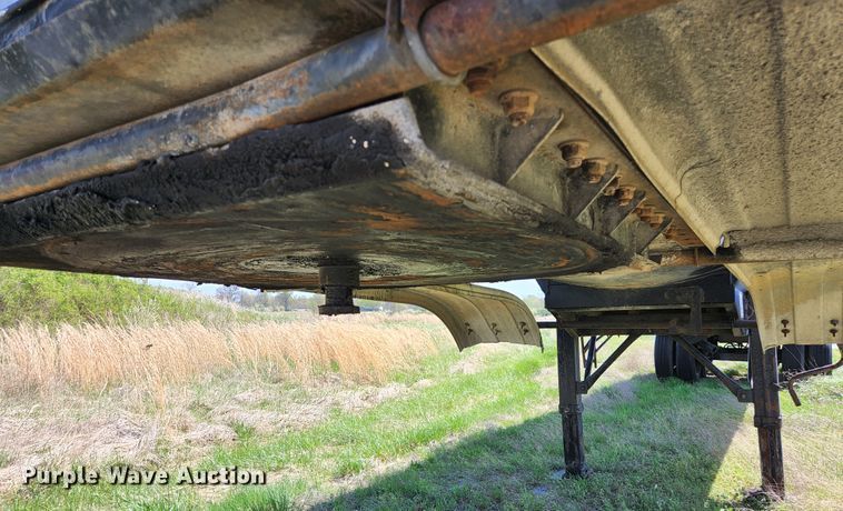 image for item DI1209 1985 Fruehauf TEH-FE2-R 7000 tank trailer