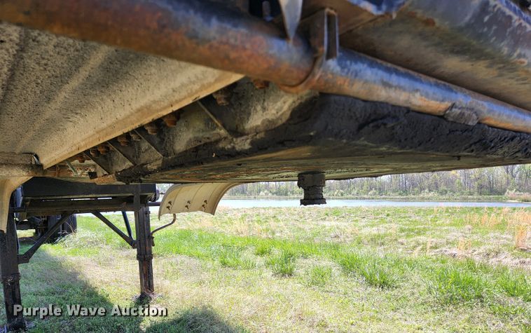 image for item DI1209 1985 Fruehauf TEH-FE2-R 7000 tank trailer