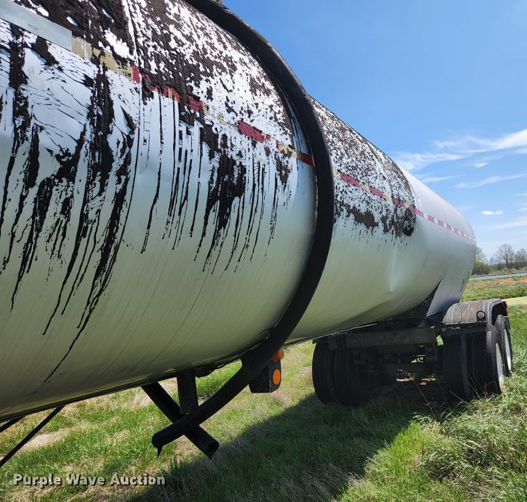 image for item DI1209 1985 Fruehauf TEH-FE2-R 7000 tank trailer