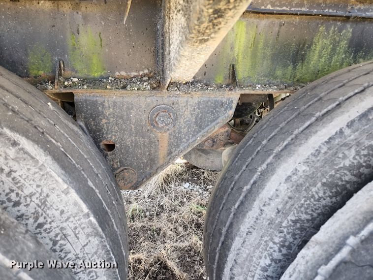 image for item DI1209 1985 Fruehauf TEH-FE2-R 7000 tank trailer