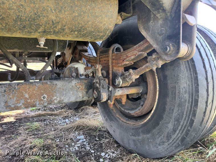 image for item DI1209 1985 Fruehauf TEH-FE2-R 7000 tank trailer