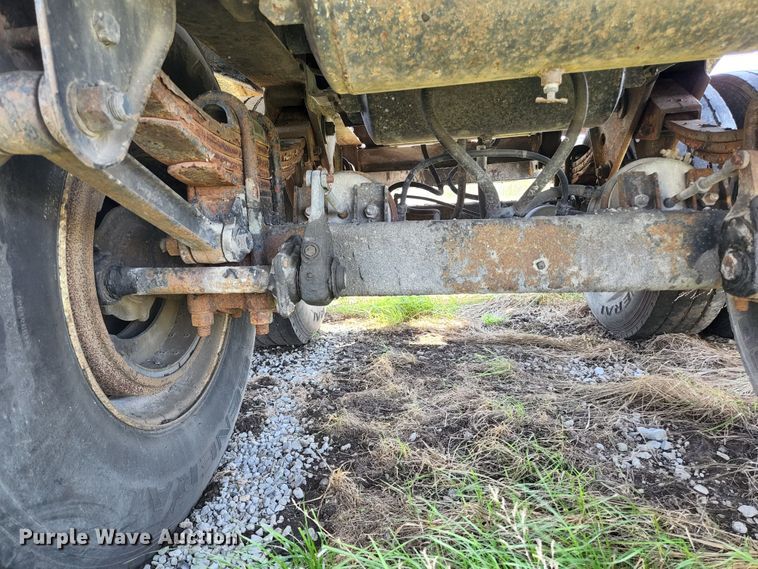 image for item DI1209 1985 Fruehauf TEH-FE2-R 7000 tank trailer