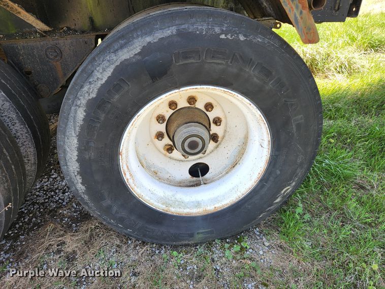 image for item DI1209 1985 Fruehauf TEH-FE2-R 7000 tank trailer