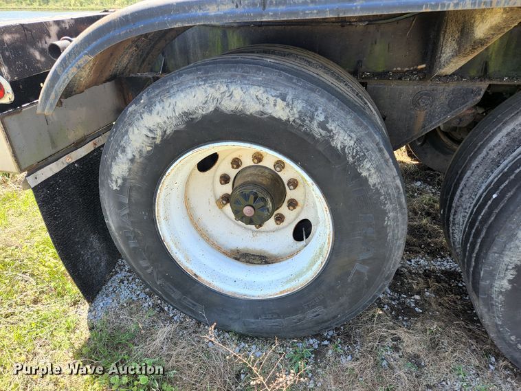 image for item DI1209 1985 Fruehauf TEH-FE2-R 7000 tank trailer