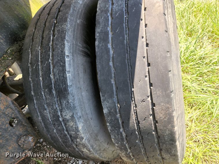 image for item DI1209 1985 Fruehauf TEH-FE2-R 7000 tank trailer