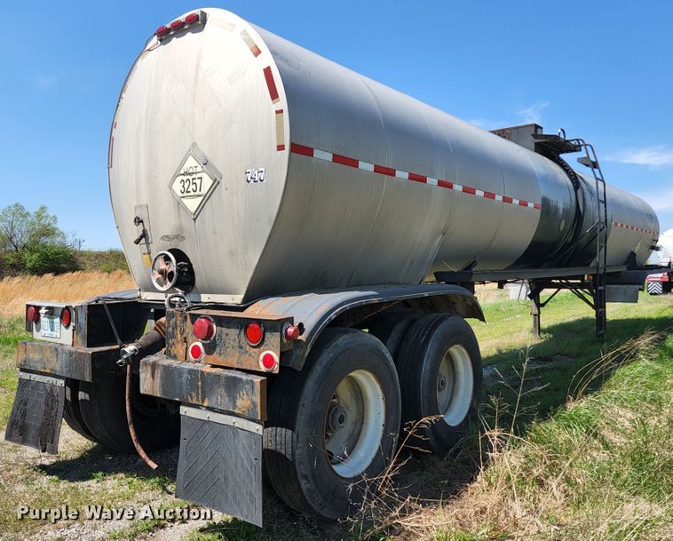 image for item DI1210 1988 Fruehauf TEH-FE2-R 7000  tank trailer