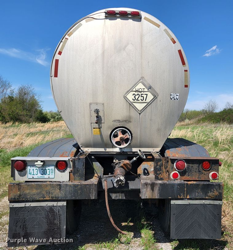 image for item DI1210 1988 Fruehauf TEH-FE2-R 7000  tank trailer