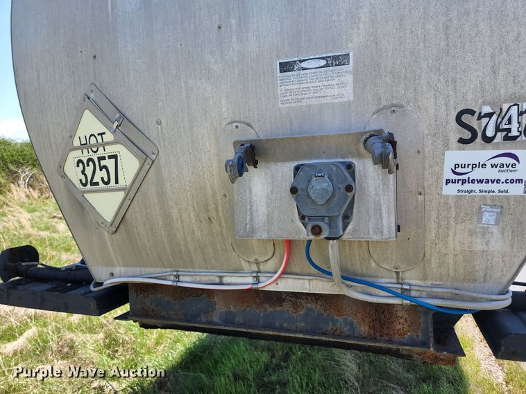 image for item DI1210 1988 Fruehauf TEH-FE2-R 7000  tank trailer
