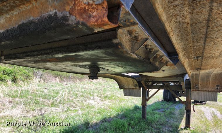 image for item DI1210 1988 Fruehauf TEH-FE2-R 7000  tank trailer