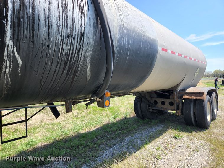 image for item DI1210 1988 Fruehauf TEH-FE2-R 7000  tank trailer