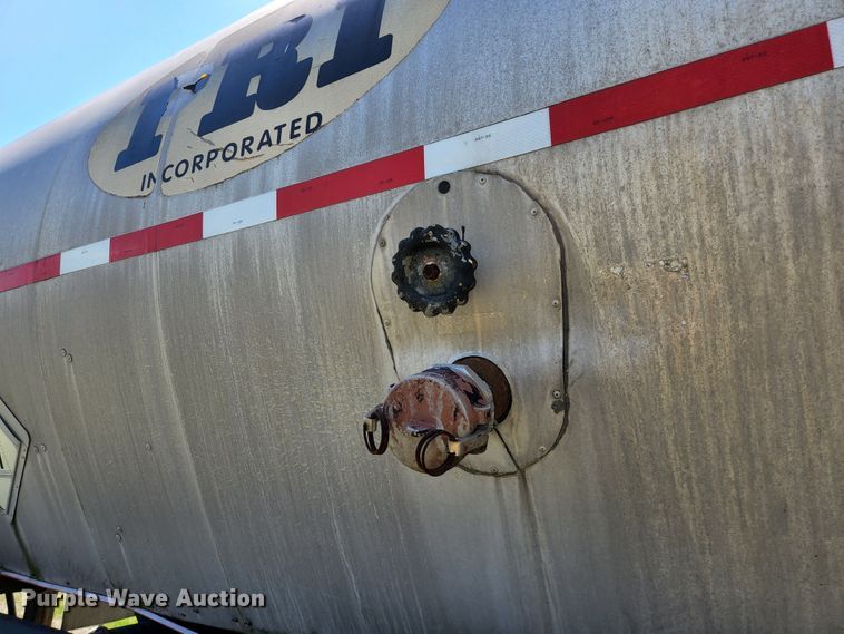 image for item DI1210 1988 Fruehauf TEH-FE2-R 7000  tank trailer