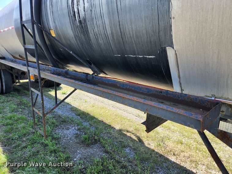 image for item DI1210 1988 Fruehauf TEH-FE2-R 7000  tank trailer