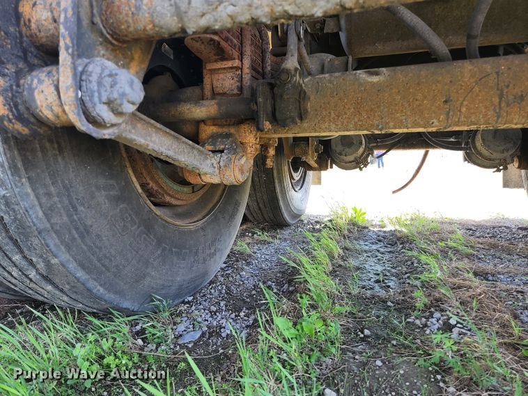 image for item DI1210 1988 Fruehauf TEH-FE2-R 7000  tank trailer