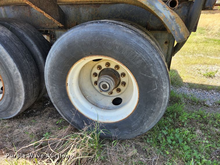 image for item DI1210 1988 Fruehauf TEH-FE2-R 7000  tank trailer