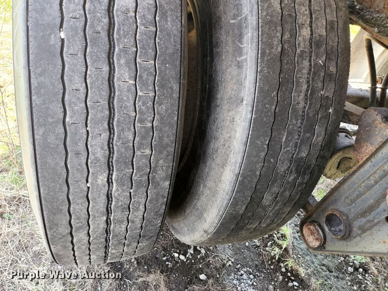 image for item DI1210 1988 Fruehauf TEH-FE2-R 7000  tank trailer