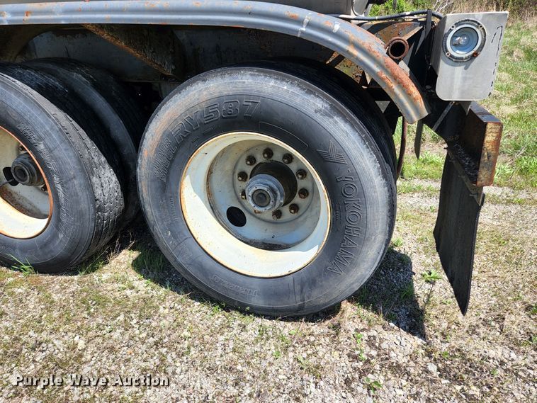 image for item DI1210 1988 Fruehauf TEH-FE2-R 7000  tank trailer