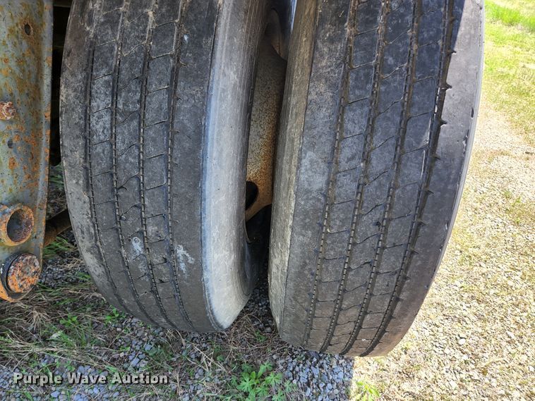 image for item DI1210 1988 Fruehauf TEH-FE2-R 7000  tank trailer