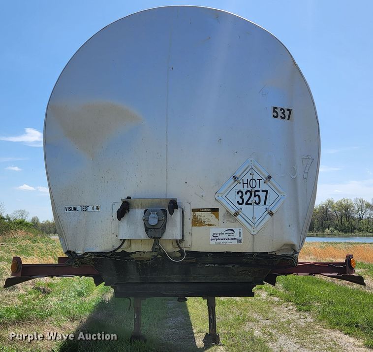 image for item DI1211 1981 Fruehauf TEH-FE2-R 7000  tank trailer